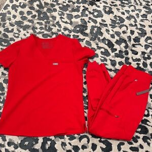 Figs Red Scrub Set